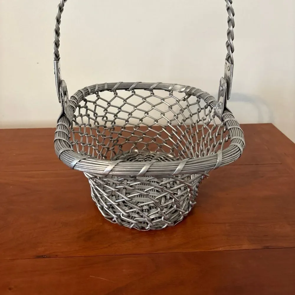 Vintage Woven Metal Wire Basket Braided Handle Rustic Farmhouse Decor Storage